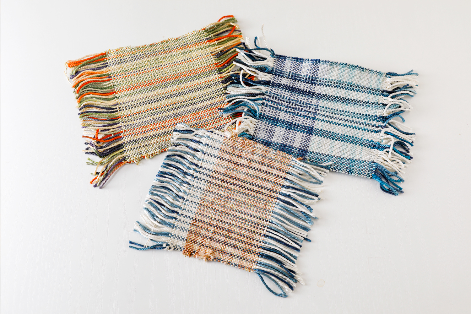 完成したシルクコースター